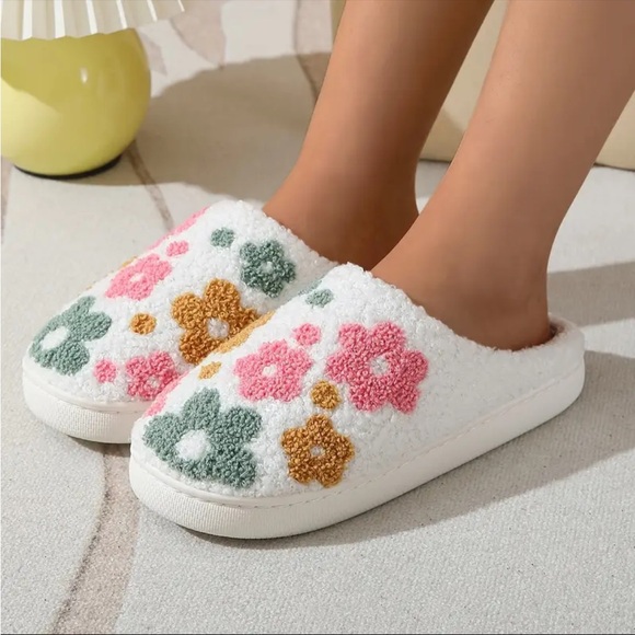 Floral Fuzzy Slippers Plush House Shoes New - Picture 2 of 10